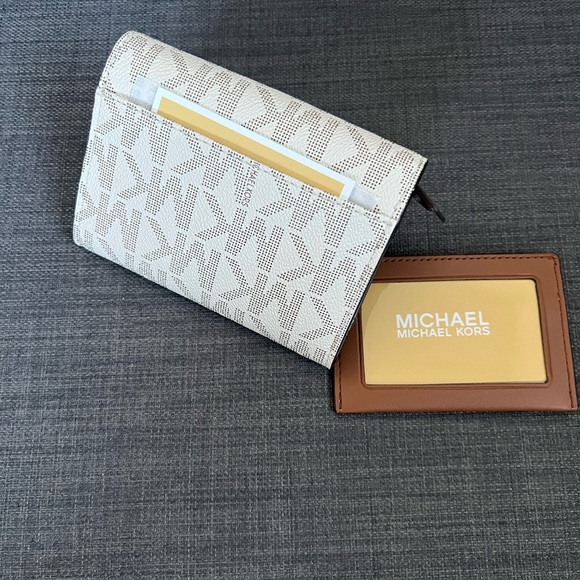 NWT MICHAEL KORS LEATHER JET SET CHARM MEDIUM 2 IN 1 WALLET - Picture 8 of 8